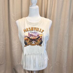 #15 Cowgirl graphic top| Size: Large